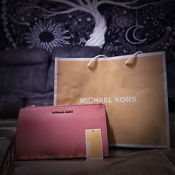 Michael Kors Pink Satchel with Gold Hardware and Top Handle with wallet combo - Picture 12 of 17